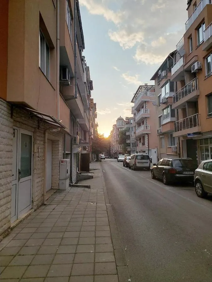布尔加斯Dockview Atelier公寓